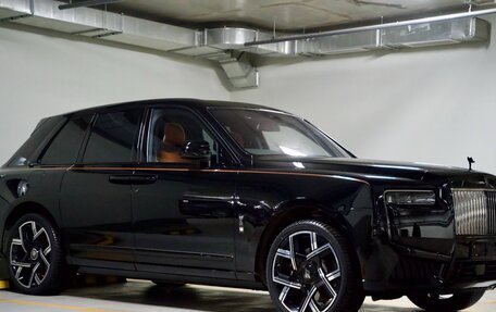 Rolls-Royce Cullinan, 2024 год, 65 000 000 рублей, 17 фотография