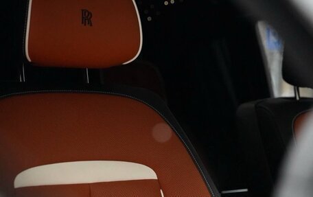 Rolls-Royce Cullinan, 2024 год, 65 000 000 рублей, 36 фотография