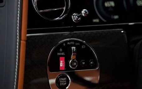 Rolls-Royce Cullinan, 2024 год, 65 000 000 рублей, 31 фотография