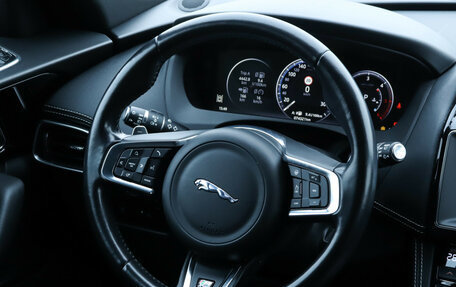 Jaguar F-Pace, 2017 год, 3 395 000 рублей, 17 фотография