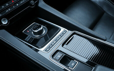 Jaguar F-Pace, 2017 год, 3 395 000 рублей, 16 фотография