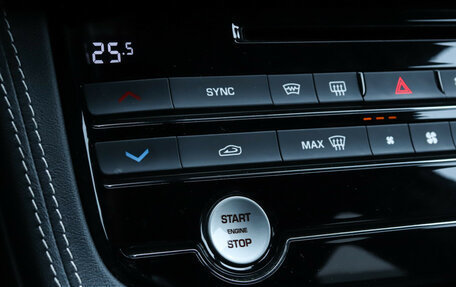 Jaguar F-Pace, 2017 год, 3 395 000 рублей, 19 фотография