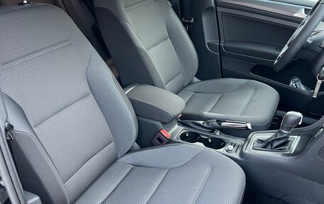 Volkswagen Golf VII, 2018 год, 2 000 000 рублей, 16 фотография