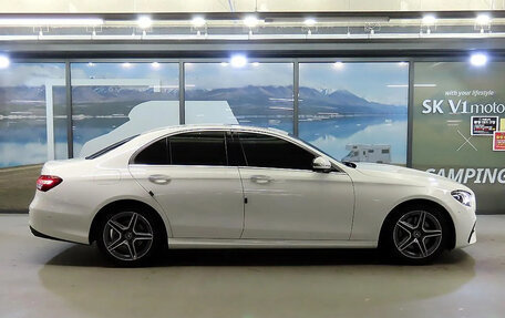 Mercedes-Benz E-Класс, 2023 год, 5 400 000 рублей, 3 фотография