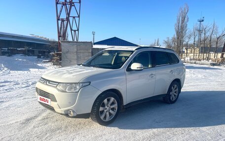 Mitsubishi Outlander III рестайлинг 3, 2013 год, 1 245 000 рублей, 4 фотография