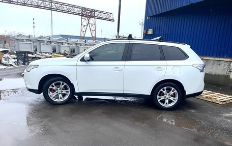 Mitsubishi Outlander III рестайлинг 3, 2013 год, 1 245 000 рублей, 7 фотография