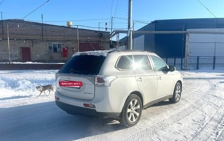 Mitsubishi Outlander III рестайлинг 3, 2013 год, 1 245 000 рублей, 2 фотография