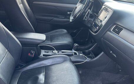 Mitsubishi Outlander III рестайлинг 3, 2013 год, 1 245 000 рублей, 16 фотография