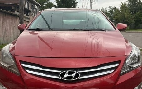 Hyundai Solaris II рестайлинг, 2015 год, 740 000 рублей, 1 фотография