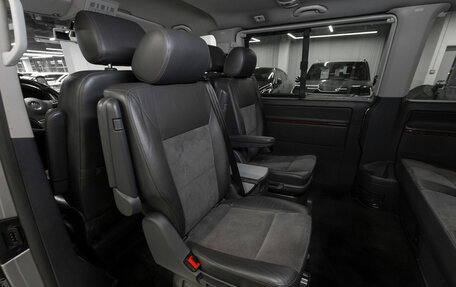 Volkswagen Multivan T5, 2010 год, 2 240 000 рублей, 12 фотография