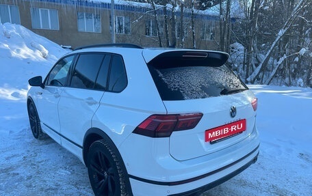 Volkswagen Tiguan II, 2021 год, 4 300 000 рублей, 4 фотография