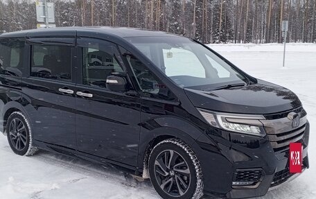 Honda Stepwgn IV, 2020 год, 2 600 000 рублей, 2 фотография