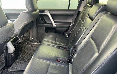 Toyota Land Cruiser Prado 150 рестайлинг 2, 2019 год, 5 000 000 рублей, 28 фотография