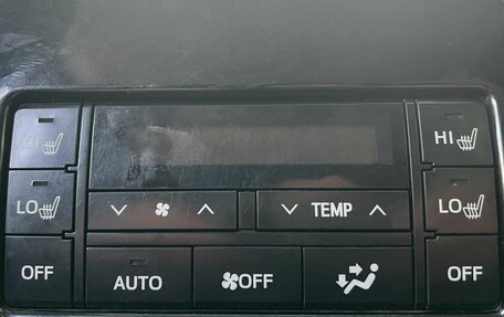 Toyota Land Cruiser Prado 150 рестайлинг 2, 2019 год, 5 000 000 рублей, 21 фотография