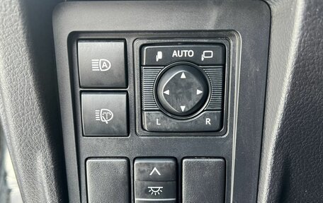 Toyota Land Cruiser Prado 150 рестайлинг 2, 2019 год, 5 000 000 рублей, 22 фотография