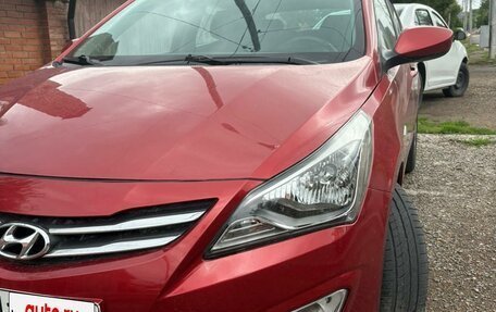 Hyundai Solaris II рестайлинг, 2015 год, 740 000 рублей, 3 фотография