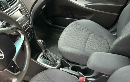 Hyundai Solaris II рестайлинг, 2015 год, 740 000 рублей, 6 фотография