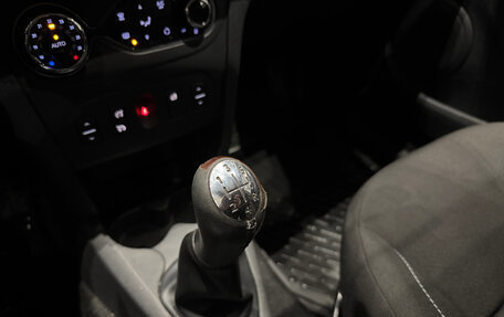 Renault Sandero II рестайлинг, 2015 год, 890 000 рублей, 21 фотография