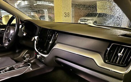 Volvo XC60 II, 2018 год, 2 800 000 рублей, 18 фотография