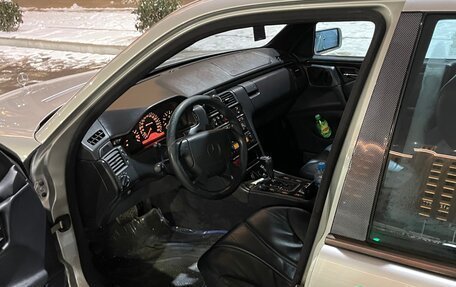 Mercedes-Benz E-Класс, 1998 год, 1 850 000 рублей, 3 фотография