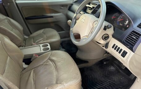 Mitsubishi Grandis, 2003 год, 750 000 рублей, 12 фотография