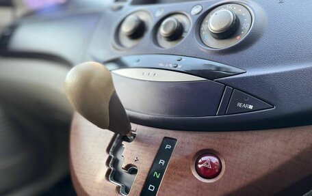 Mitsubishi Grandis, 2003 год, 750 000 рублей, 17 фотография