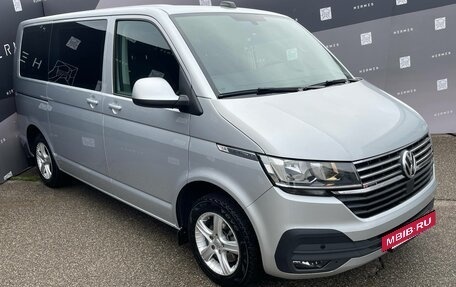 Volkswagen Caravelle T6 рестайлинг, 2020 год, 3 800 000 рублей, 3 фотография
