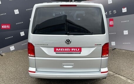 Volkswagen Caravelle T6 рестайлинг, 2020 год, 3 800 000 рублей, 2 фотография