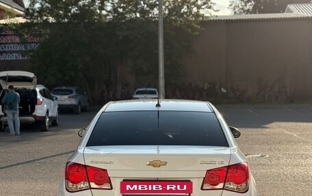 Chevrolet Cruze II, 2010 год, 850 000 рублей, 9 фотография