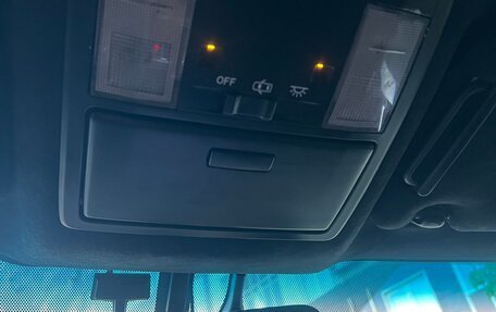 Toyota Land Cruiser Prado 150 рестайлинг 2, 2013 год, 2 750 000 рублей, 3 фотография