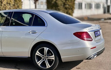 Mercedes-Benz E-Класс, 2018 год, 3 300 000 рублей, 9 фотография