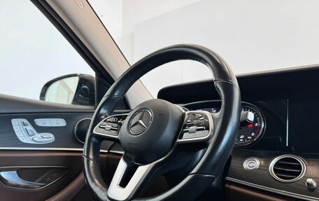 Mercedes-Benz E-Класс, 2018 год, 3 300 000 рублей, 22 фотография