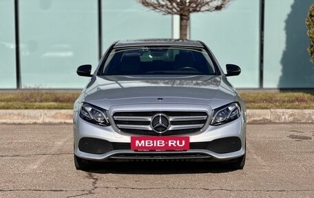 Mercedes-Benz E-Класс, 2018 год, 3 300 000 рублей, 12 фотография