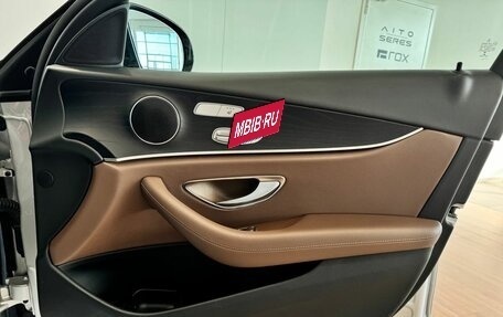 Mercedes-Benz E-Класс, 2018 год, 3 300 000 рублей, 39 фотография