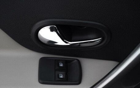 Renault Logan II, 2016 год, 990 000 рублей, 27 фотография