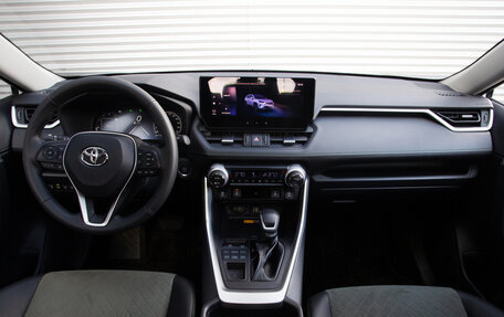 Toyota RAV4, 2025 год, 4 390 000 рублей, 14 фотография