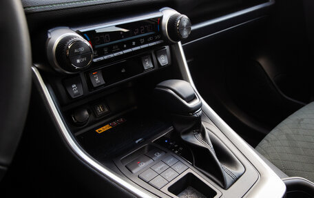 Toyota RAV4, 2025 год, 4 390 000 рублей, 18 фотография