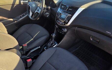 Hyundai Solaris II рестайлинг, 2016 год, 1 300 000 рублей, 12 фотография