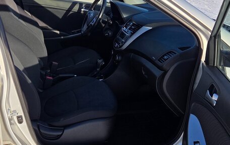 Hyundai Solaris II рестайлинг, 2016 год, 1 300 000 рублей, 10 фотография