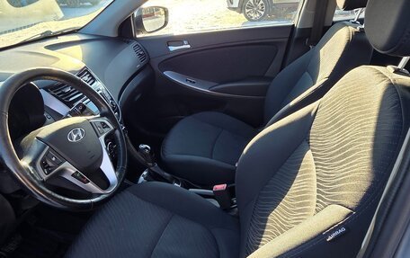 Hyundai Solaris II рестайлинг, 2016 год, 1 300 000 рублей, 14 фотография