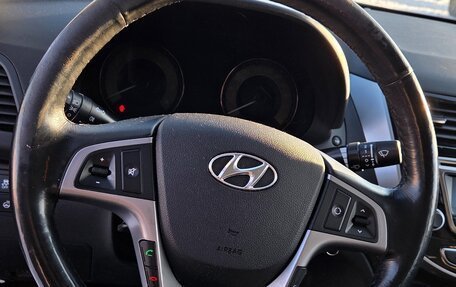 Hyundai Solaris II рестайлинг, 2016 год, 1 300 000 рублей, 15 фотография