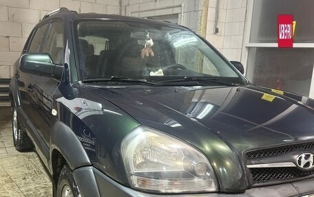 Hyundai Tucson III, 2010 год, 740 000 рублей, 2 фотография