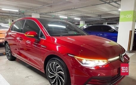 Volkswagen Golf VIII, 2021 год, 2 700 000 рублей, 2 фотография