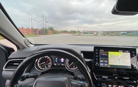 Toyota Camry, 2021 год, 3 270 000 рублей, 6 фотография