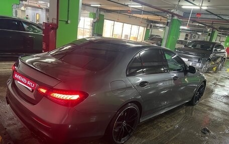 Mercedes-Benz E-Класс, 2022 год, 5 700 000 рублей, 6 фотография