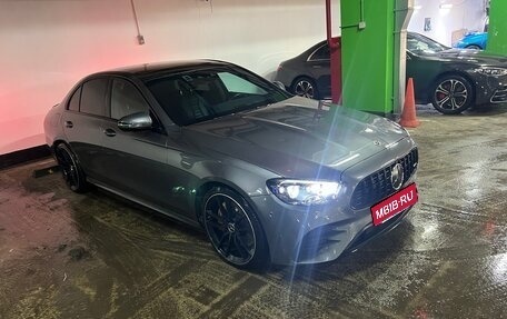 Mercedes-Benz E-Класс, 2022 год, 5 700 000 рублей, 4 фотография