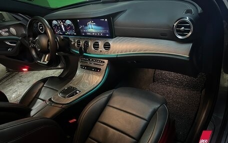 Mercedes-Benz E-Класс, 2022 год, 5 700 000 рублей, 25 фотография