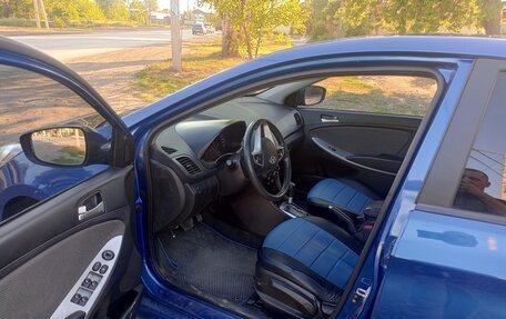 Hyundai Solaris II рестайлинг, 2013 год, 949 000 рублей, 10 фотография