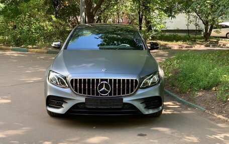 Mercedes-Benz E-Класс, 2019 год, 4 000 000 рублей, 4 фотография