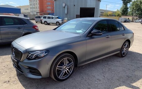 Mercedes-Benz E-Класс, 2019 год, 4 000 000 рублей, 3 фотография